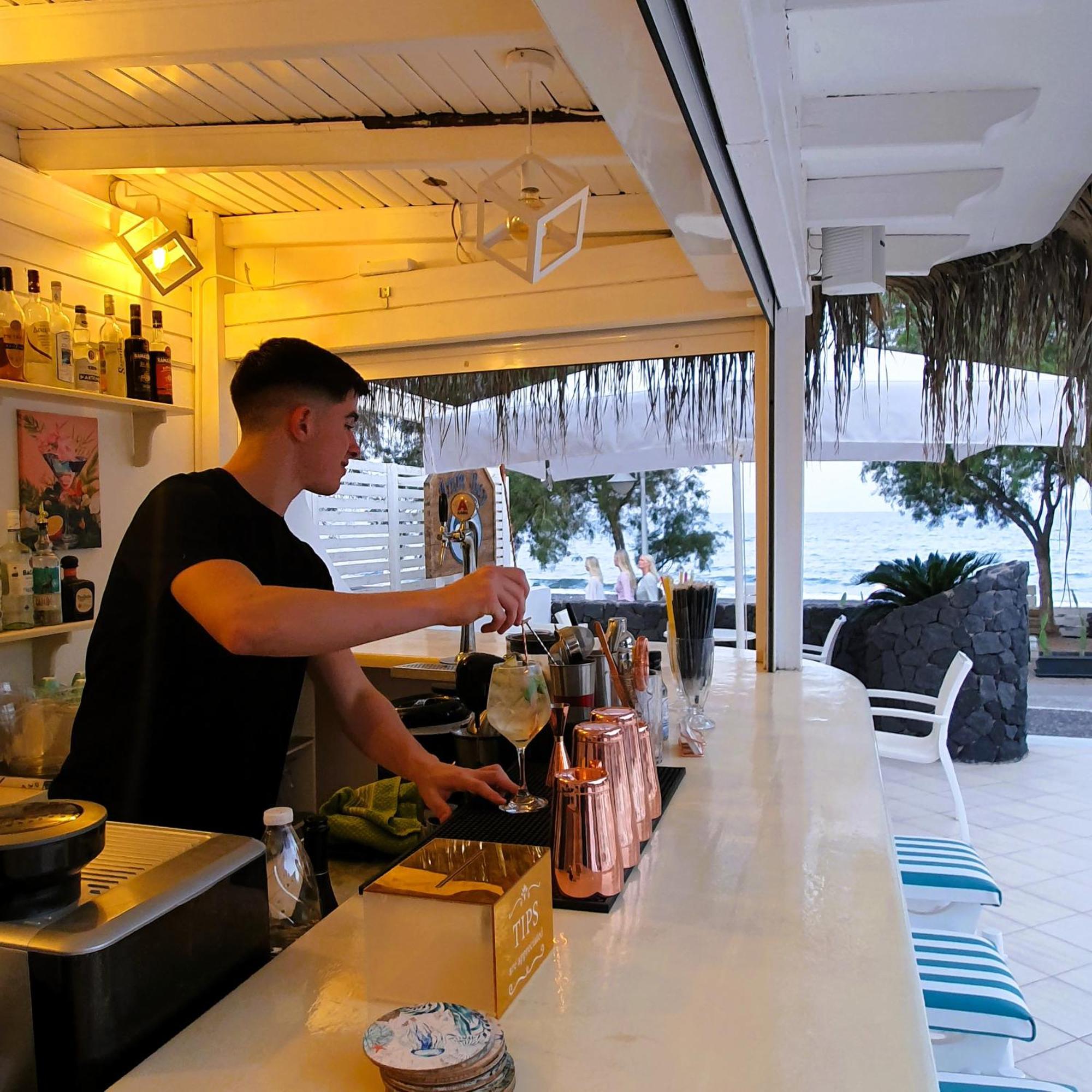 Arion Bay Santorini Hotel 3*
