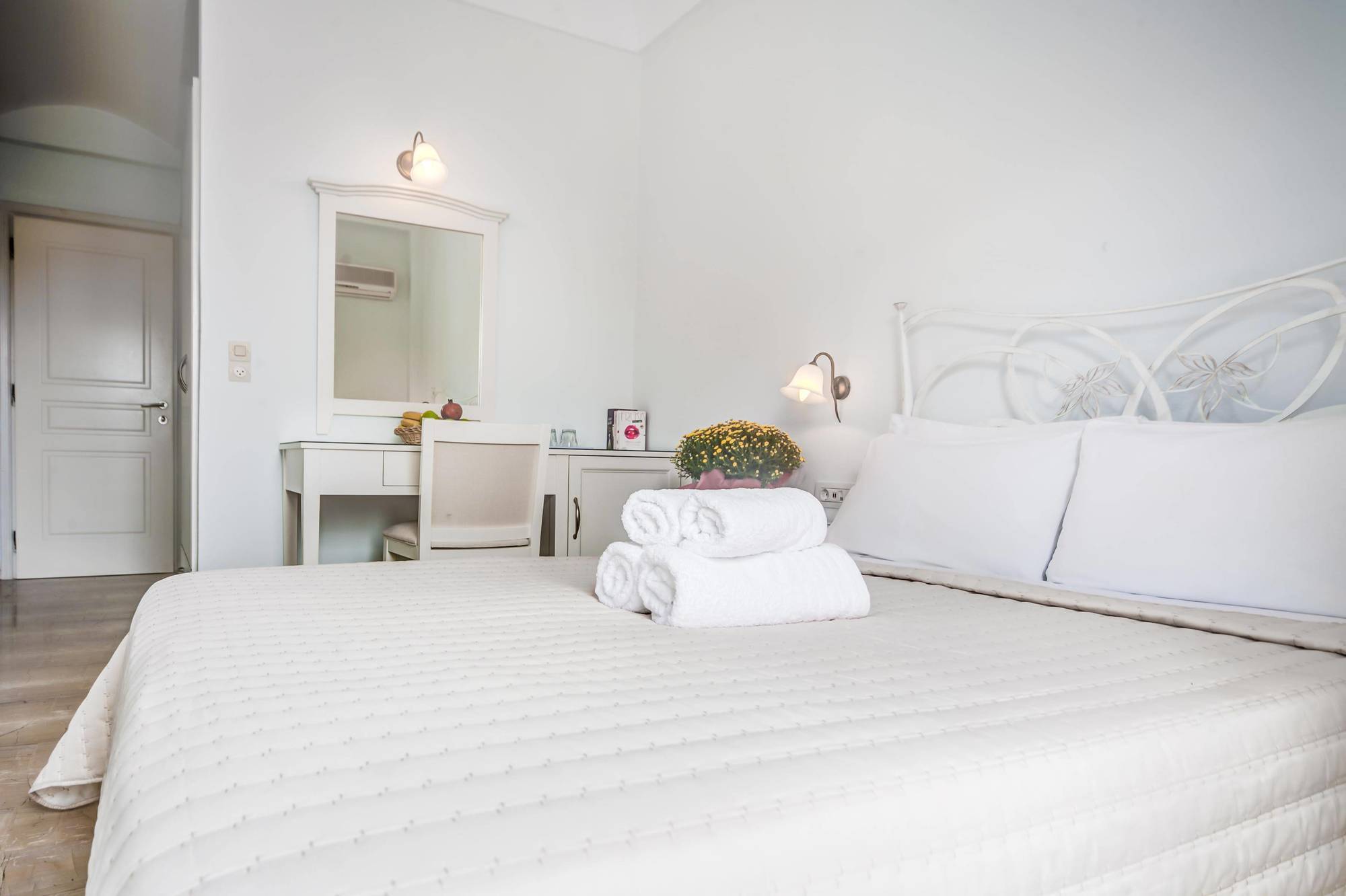 Arion Bay Santorini Hotel 3*